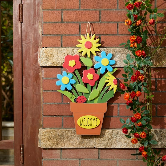 Glitzhome® 22" Wooden Blooming Flowers Wall Décor